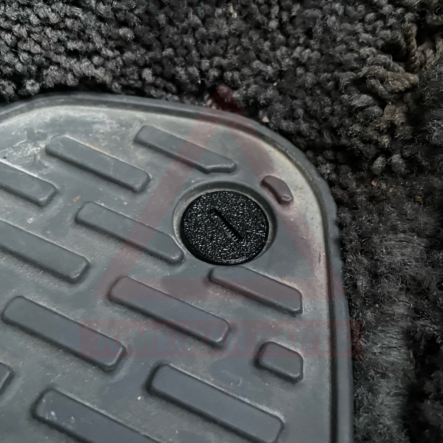 70/80 Series Rear Step Plate Clip (Reproduction)