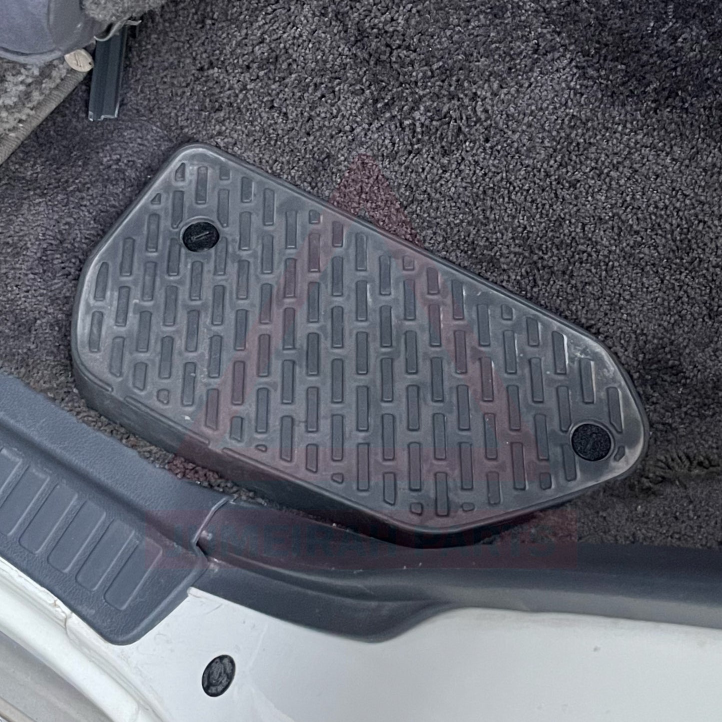 70/80 Series Rear Step Plate Clip (Reproduction)